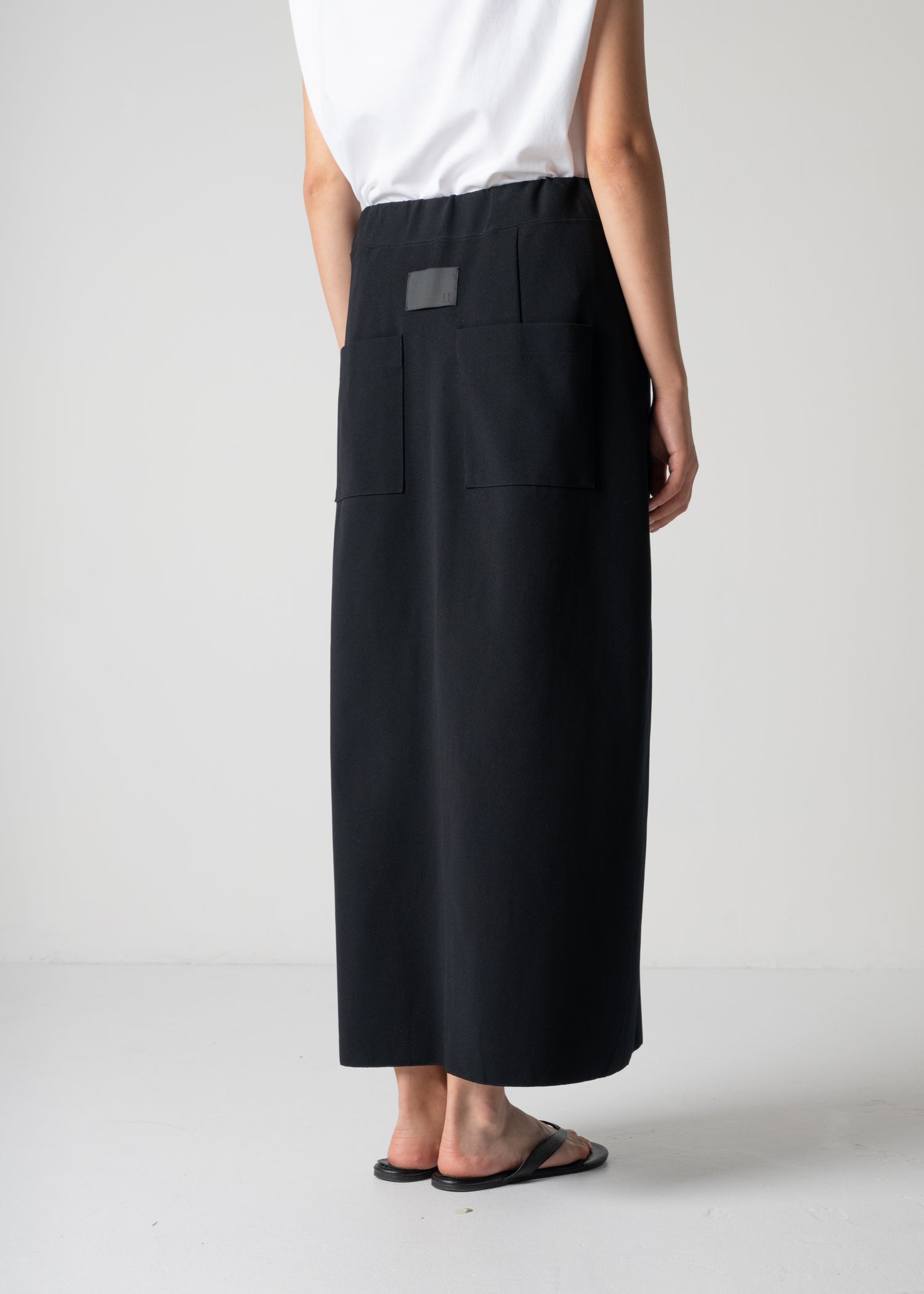 09 KATHLEEN FRONT SLIT SKIRT / HIGH TWISTED AMUNDSEN JERSEY - C12