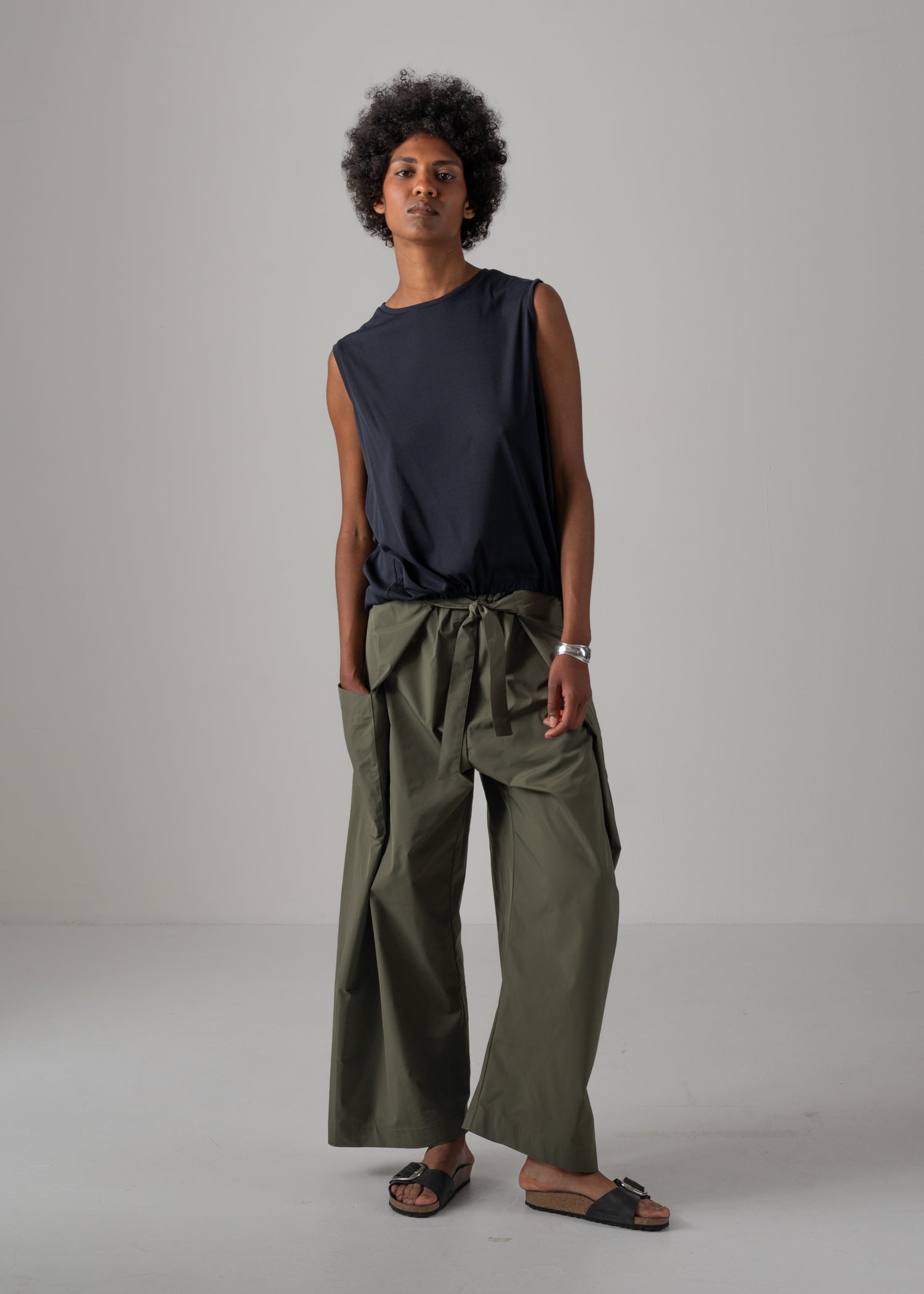 NELLY SLEEVELESS TOP, クルーネックスリーブレストップ, Made in