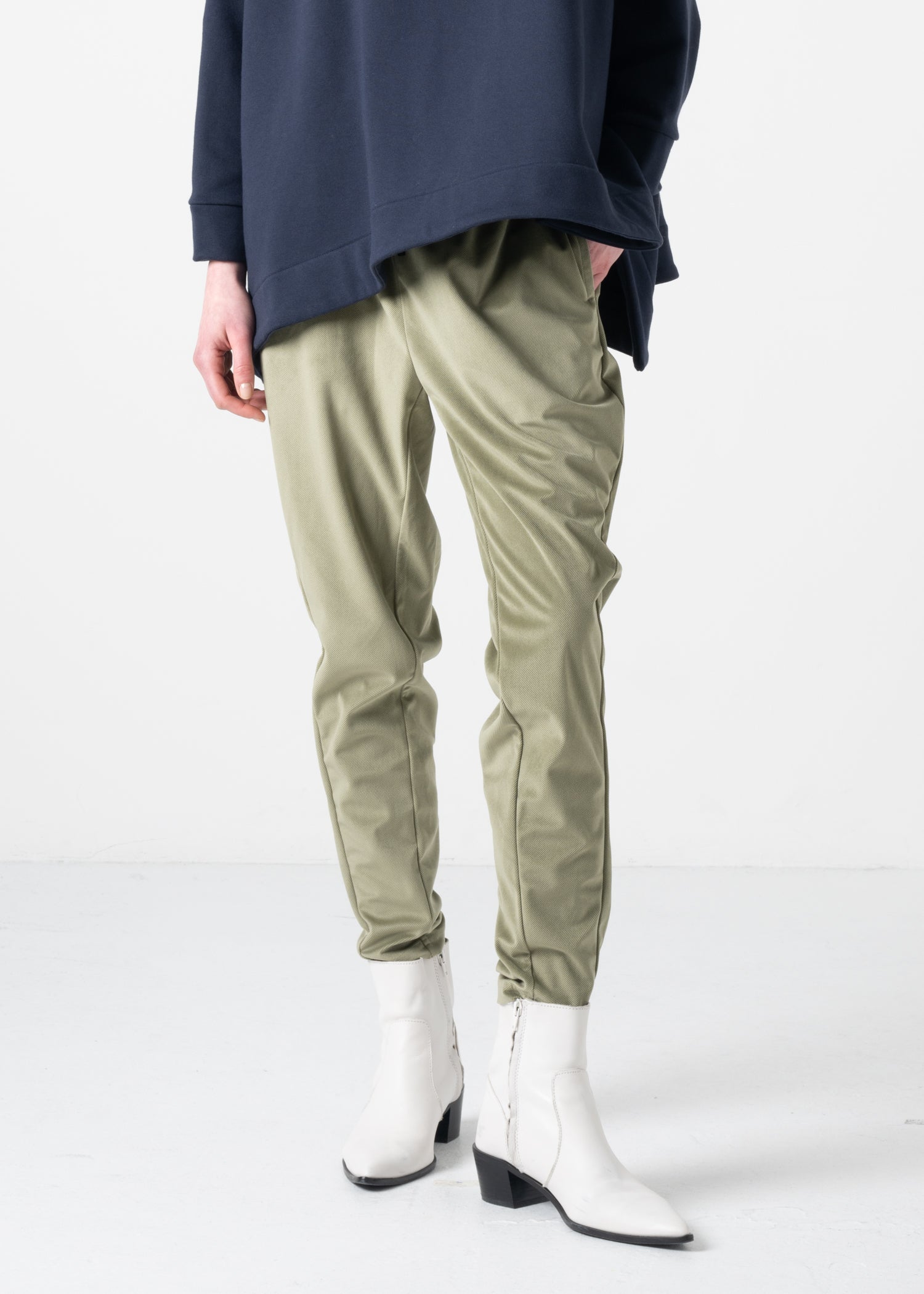 38 ALEXA TROUSERS / MICRO VELOUR TWILL - C11