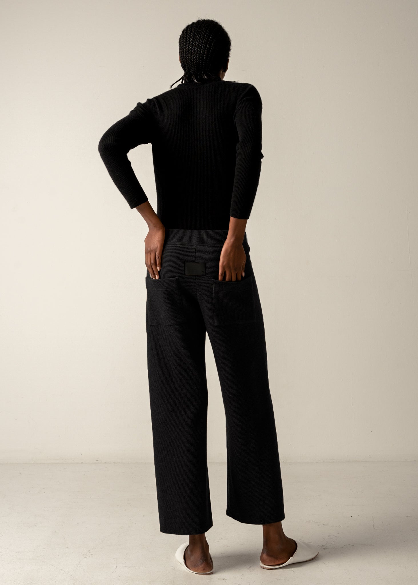 GALAXY SEMI-WIDE TROUSERS / RECYCLED WOOL QUARTER GAUGE KNITING